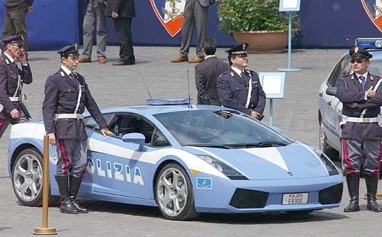 Policia Italiana