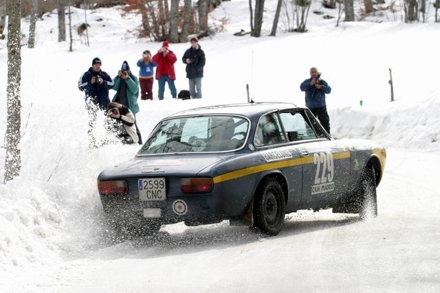 2000 GTV na neve