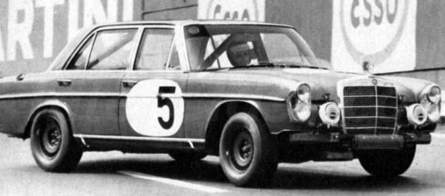  Nas 24H de SPA em 1969 pilotando um Mercedes 6.9 AMG