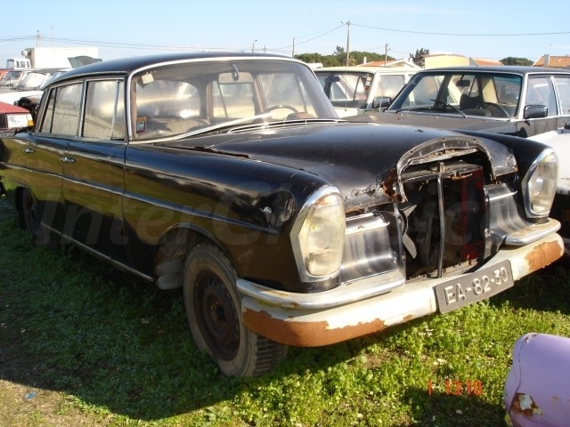 MERCEDES 220S