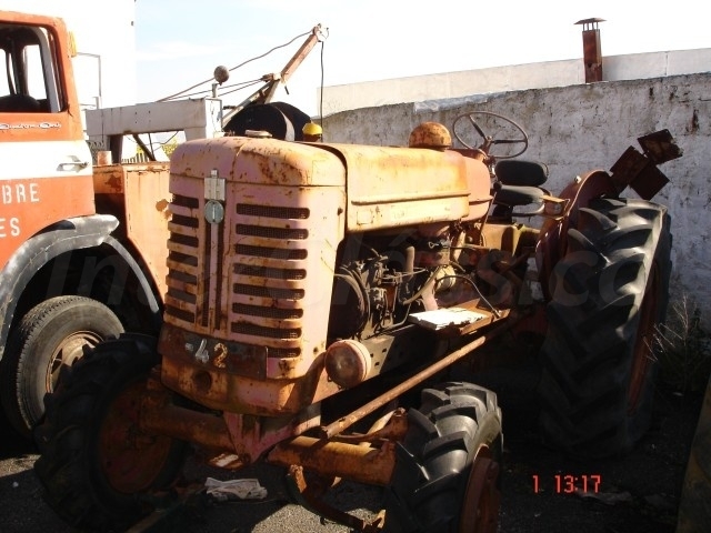 TRACTOR INTERNATIONAL