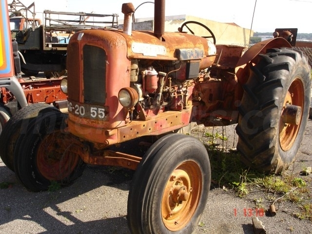 TRACTOR NUFFIELD