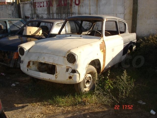 Ford Anglia á saída de Odemira