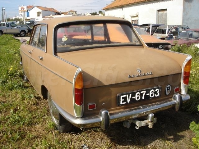 PEUGEOT 404