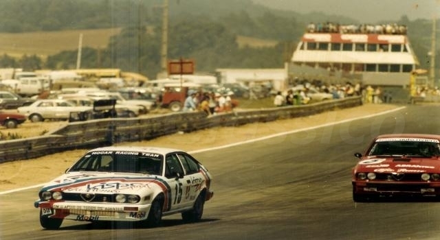 Autodromo do Estoril em 1984 em luta com Bernardo Sá Nogueira, tendo acabado por vencer.