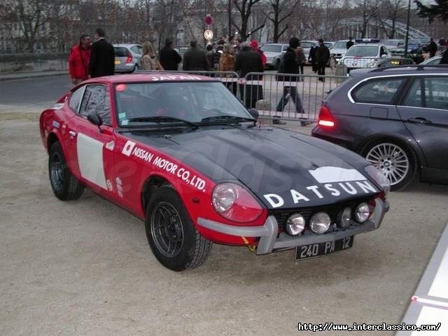 Datsun 240 z com a decoração de fábrica dos anos 70