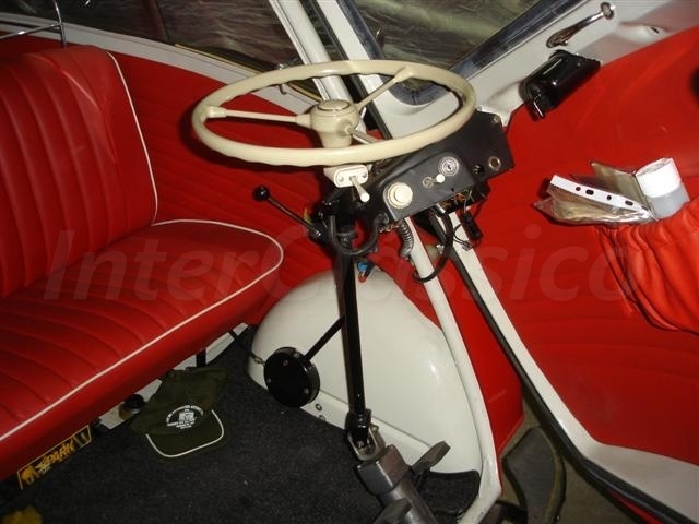 Interior da Isetta