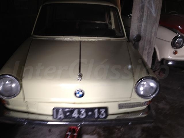 BMW 700