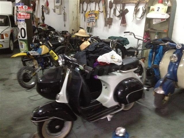 Vespa com side car