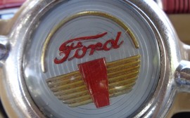 Ford 100 CV image