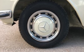 Mercedes Benz 200 D image