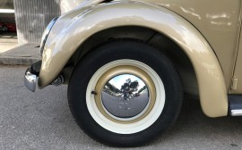 Volkswagen Oval Split image