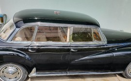 Mercedes Benz 300 D Adenauer image