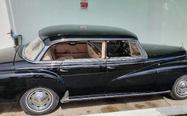Mercedes Benz 300 D Adenauer image
