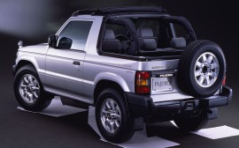 Mitsubishi Pajero Cabrio image