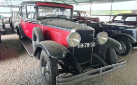 Hupmobile M 8 image