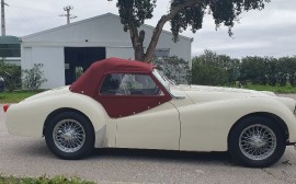 Triumph TR 2 Long door image