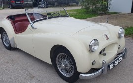 Triumph TR 2 Long door image