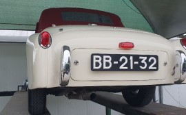 Triumph TR 2 Long door image