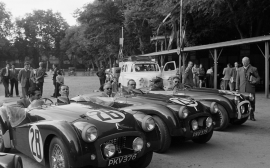 Triumph TR 2 Long door image