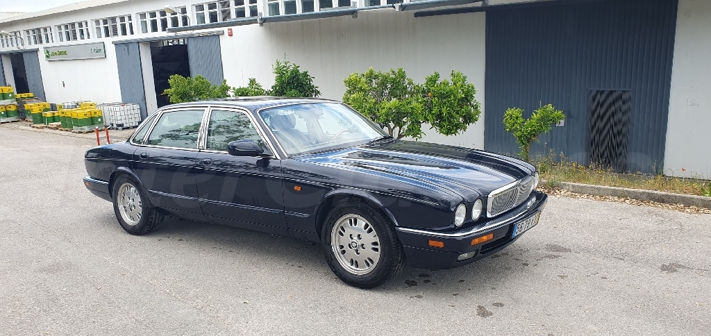 Jaguar XJ 6 4.0 image