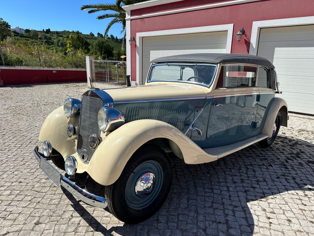 Mercedes Benz 230 Cabriolet image