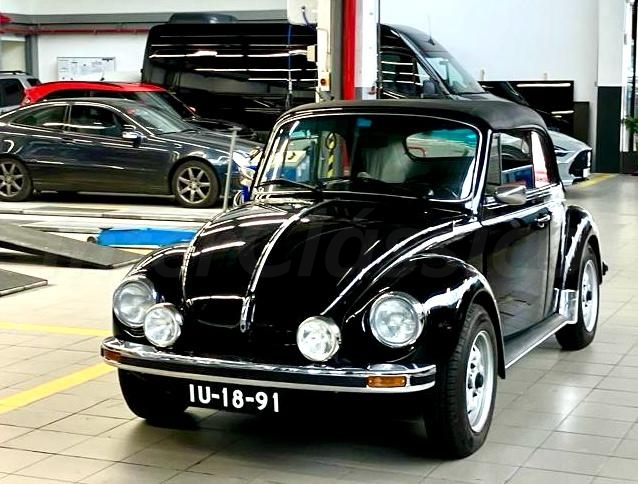 Volkswagen 1303 LS Karmann image