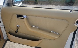 Mercedes Benz 200 image