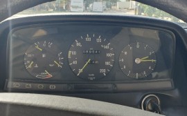 Mercedes Benz 200 image