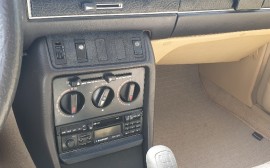 Mercedes Benz 200 image