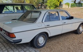 Mercedes Benz 200 image