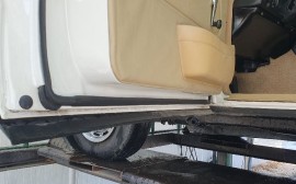 Mercedes Benz 200 image