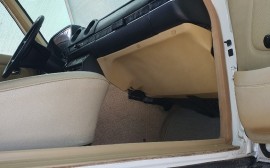 Mercedes Benz 200 image