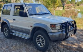 Mitsubishi Pagero 2.5 GLS image